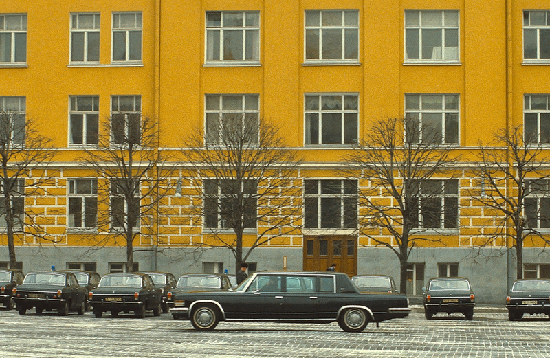 Illustration for article titled Did the Russians love the '80s too? Some revealing photos
